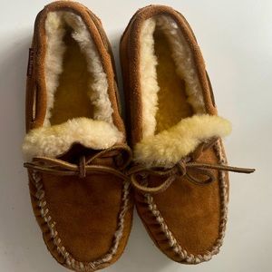 NEW Women’s L.L. Bean Tan/Nude Moccasin Slippers